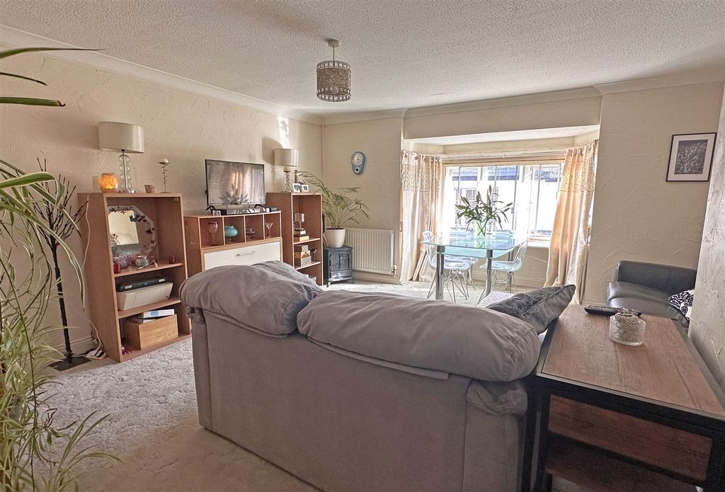 Additional image 3 of 1 bed flat for saleEast Street, Crewkerne TA18