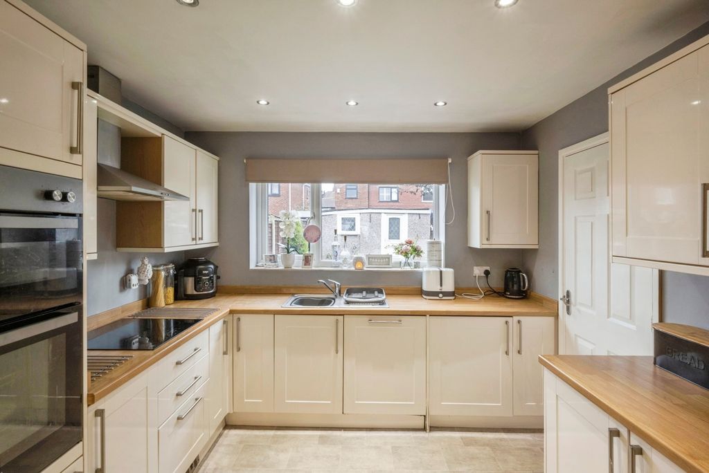 Additional image 3 of 4 bed semi-detached house for saleRufford Road, Doncaster, South Yorkshire DN4