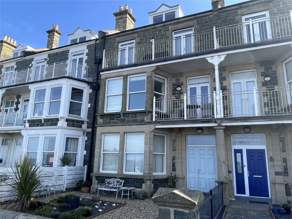 3 bed flat for saleMarine Parade, Tywyn, Gwynedd LL36