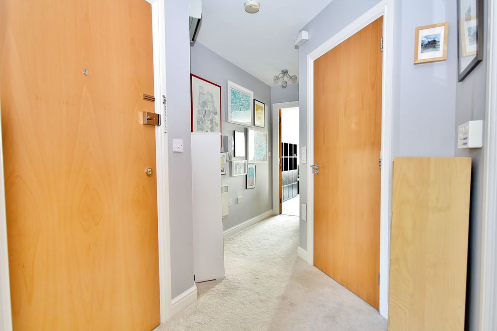 Additional image 11 of 2 bed flat for saleGoldsworth Road, Woking, Surrey GU21