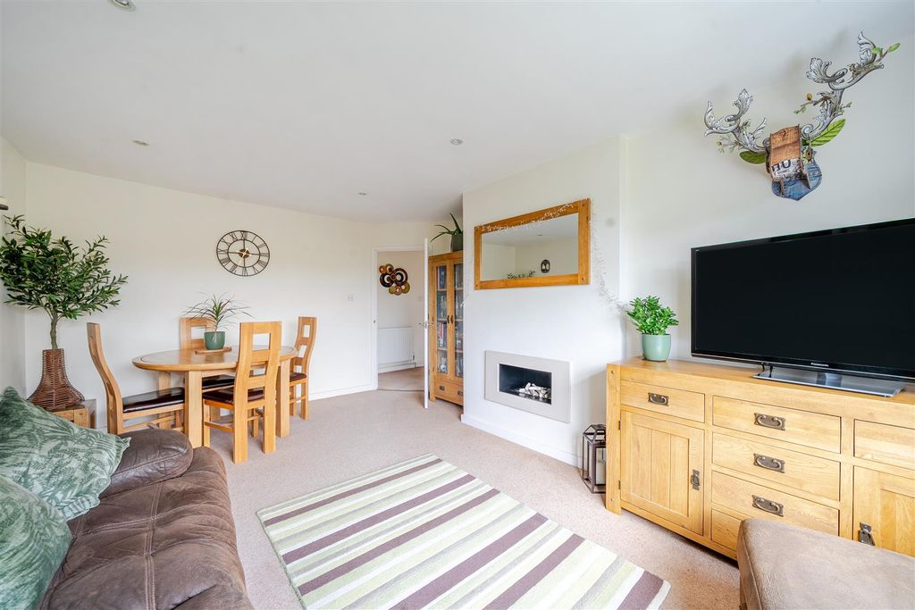 Additional image 13 of 2 bed maisonette for saleMoat Court, Ashtead KT21