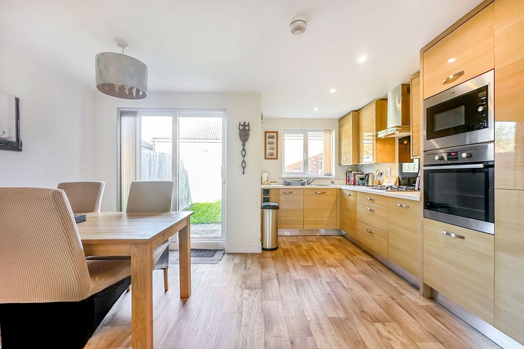 Additional image 7 of 3 bed semi-detached house for saleClipson Crest, Barton-Upon-Humber DN18