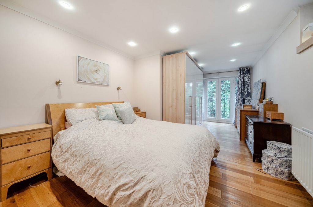 Additional image 6 of 4 bed detached house for salePinewood Gardens, Bagshot, Surrey GU19