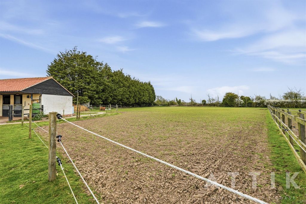 Additional image 90 of 5 bed equestrian for saleBarnaby Green, Wangford, Beccles NR34