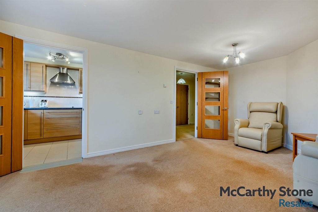 Additional image 6 of 2 bed flat for saleLady Susan Court, New Road, Basingstoke RG21