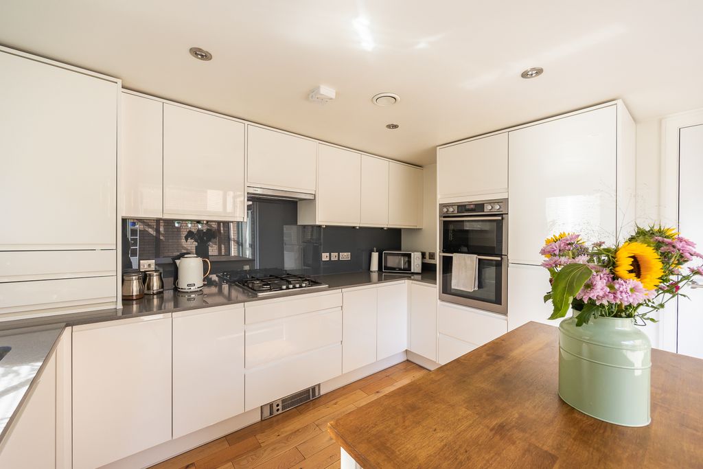 Additional image 11 of 4 bed town house for sale20 Lawrie Reilly Place, Edinburgh EH7
