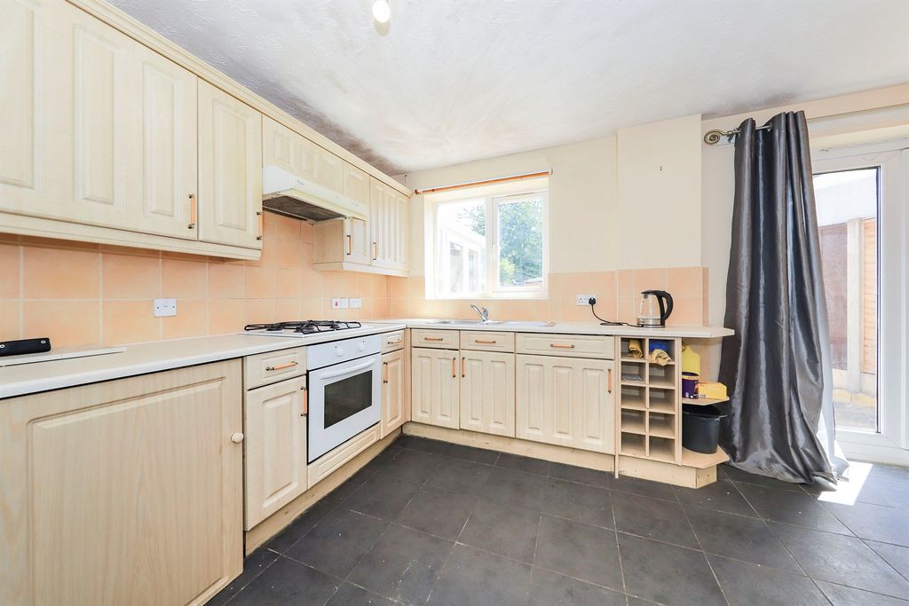 Additional image 2 of 3 bed detached house for saleConstantine Way, Bilston WV14