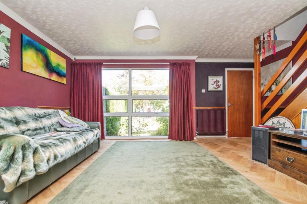 Alveston Close, REDDITCH, Worcestershire, B98 photo 5