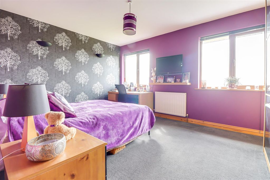Additional image 21 of 3 bed detached house for saleHaresland Close, Benfleet SS7