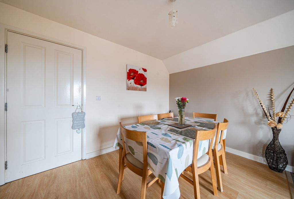 2 bed flat for salePhelps Mill Close, Dursley, Gloucestershire GL11 photo 2