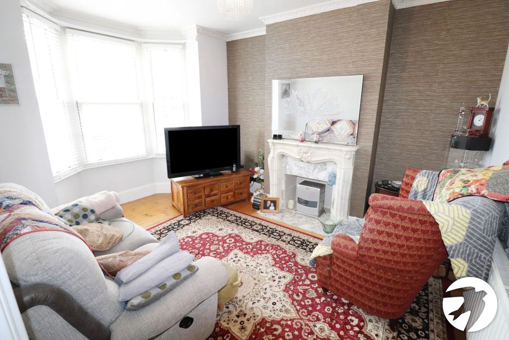 Additional image 2 of 4 bed detached house for saleRaglan Road, Belvedere DA17