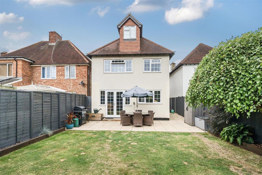 4 bed detached house for saleNorthbrook Road, Aldershot GU11