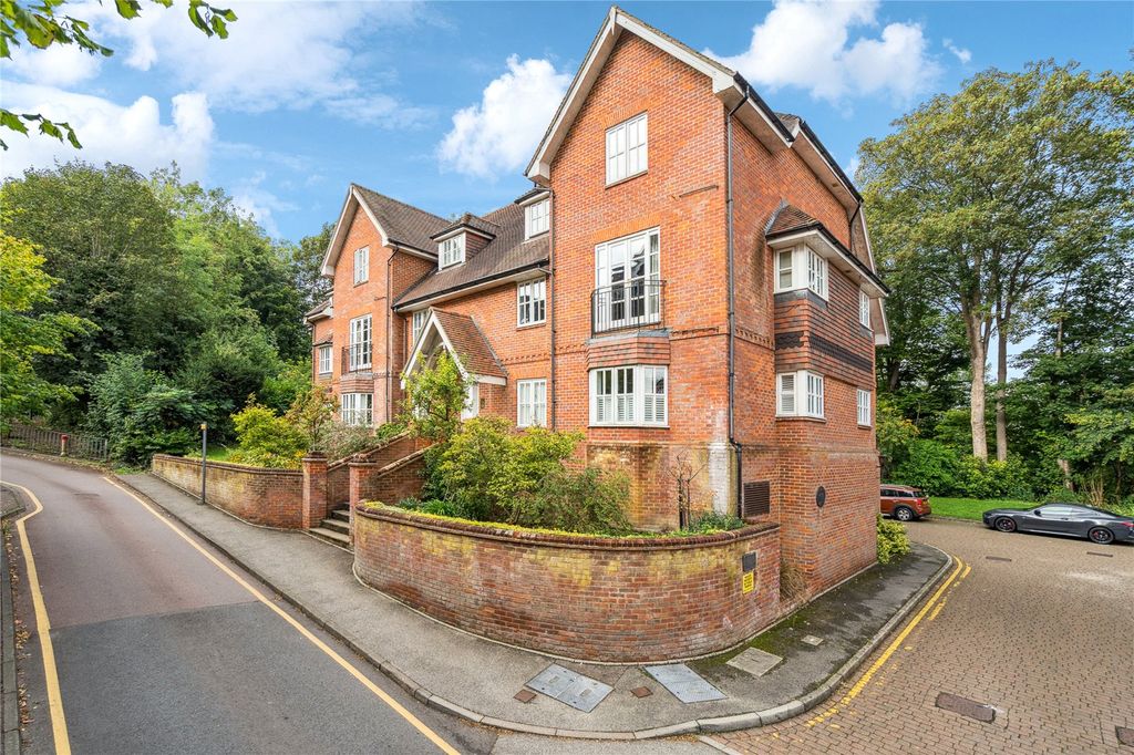 Additional image 18 of 2 bed flat for saleChesham Road, Berkhamsted, Hertfordshire HP4
