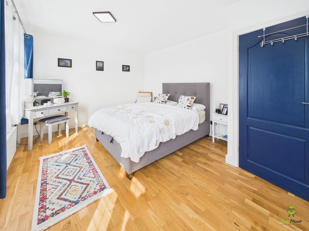 Additional image 10 of 4 bed semi-detached house for saleLong Lane, Bexleyheath DA7