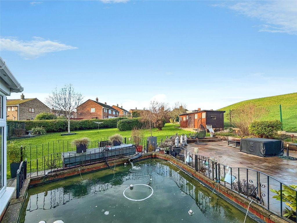 Additional image 4 of 3 bed bungalow for saleEdendale Road, Bexleyheath DA7