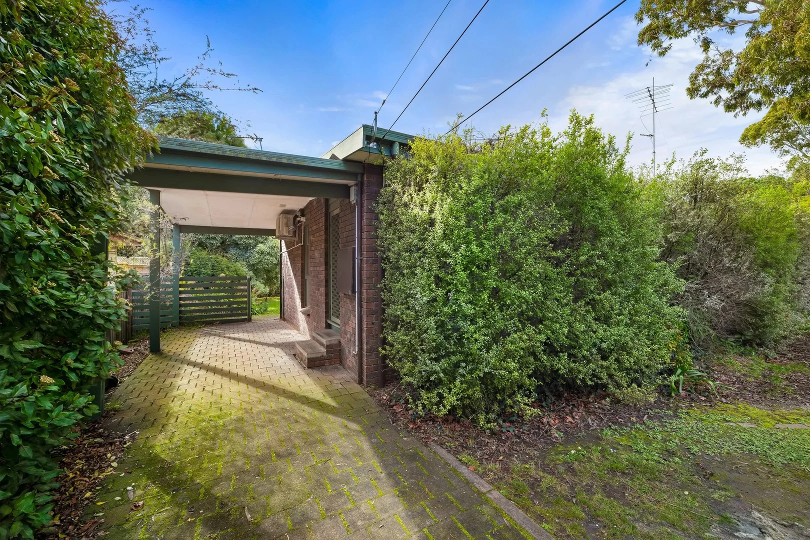 8B Rathkeale Avenue, Mount Helen VIC 3350
