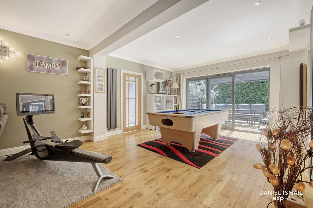 Additional image 15 of 5 bed detached house for saleGreat Berry Lane, Langdon Hills, Basildon SS16