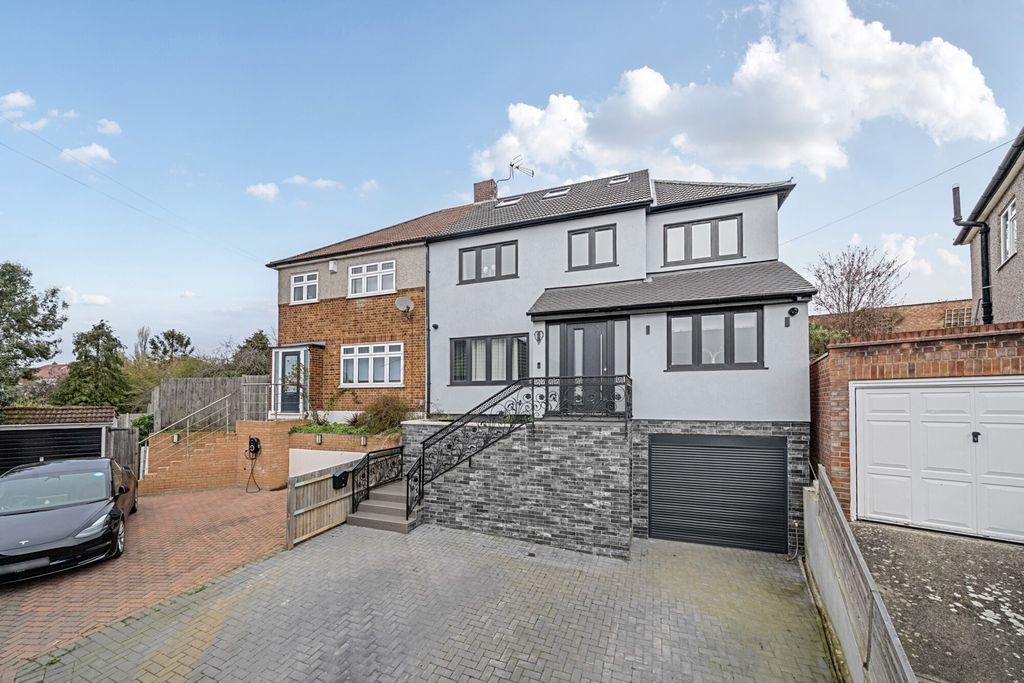 Additional image 21 of 5 bed semi-detached house for saleBrasted Close, Bexleyheath DA6
