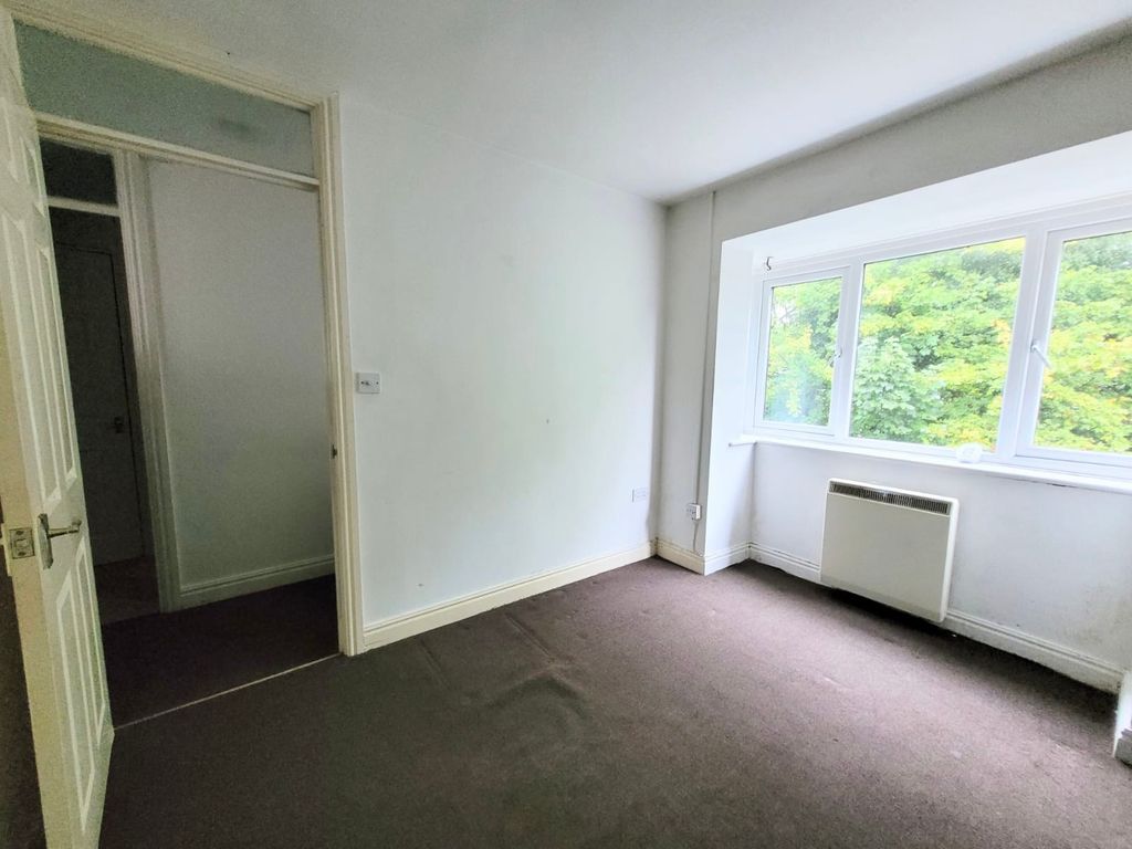 Additional image 4 of 2 bed flat for saleHollybush Road, Carterton OX18