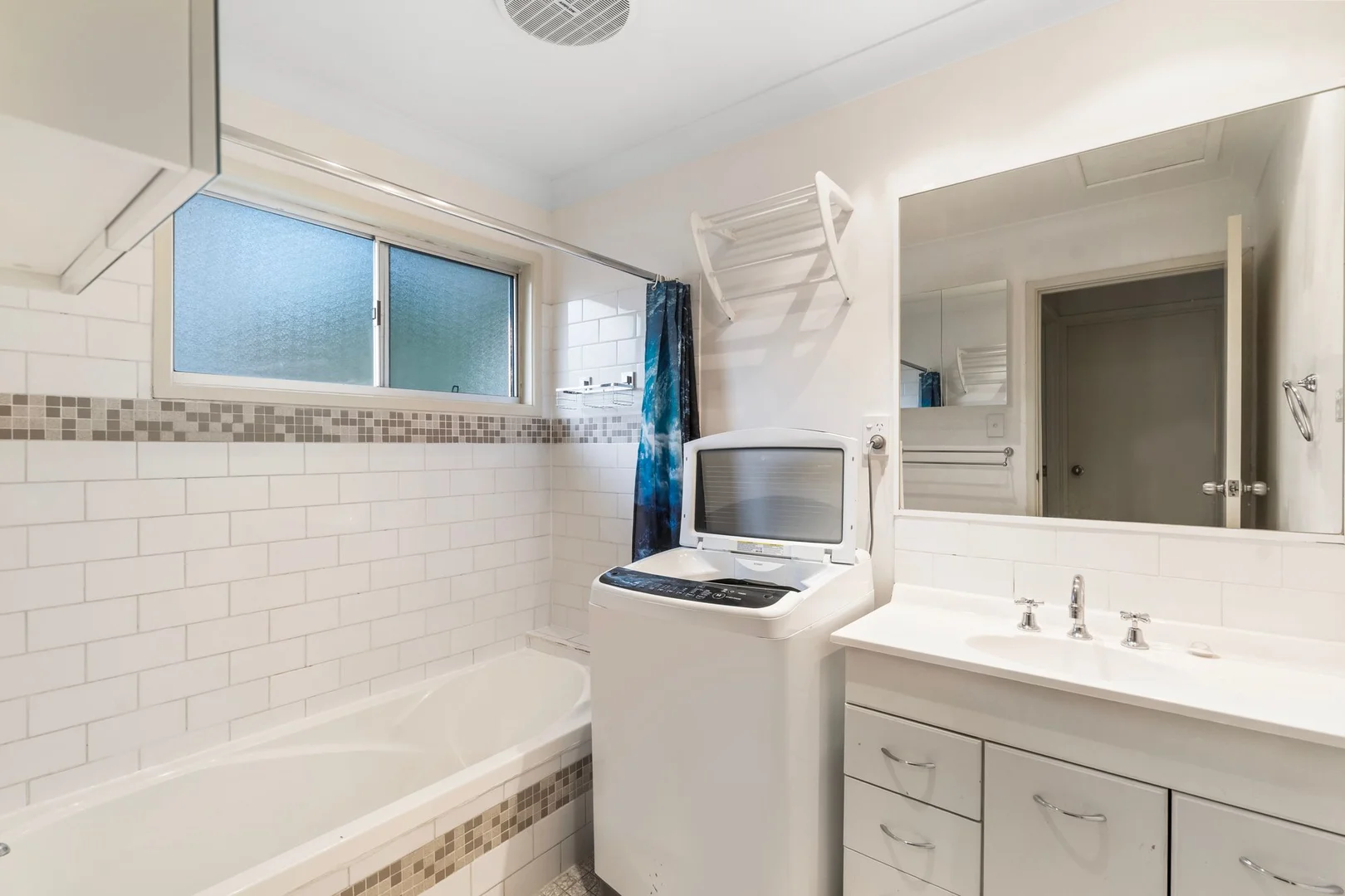 Additional image 7 of 21 A Macquarie Avenue, Molendinar QLD 4214