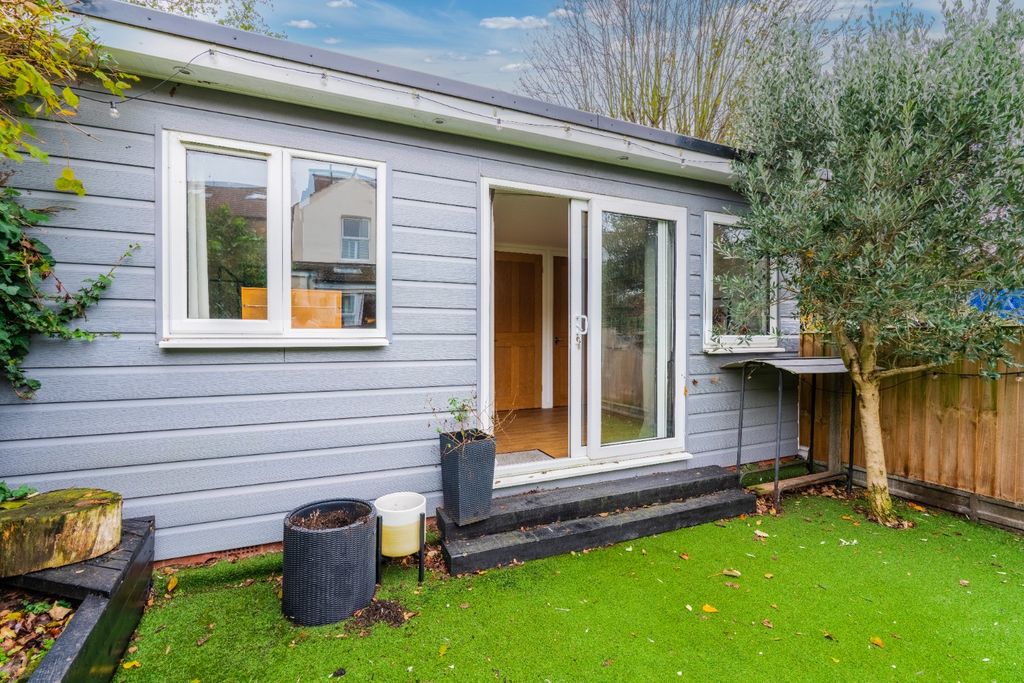 Additional image 43 of 4 bed detached house for saleIzane Road, Bexleyheath, Kent DA6