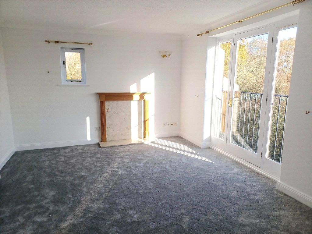 2 bed flat for saleDucklington Lane, Witney, Oxfordshire OX28 photo 3