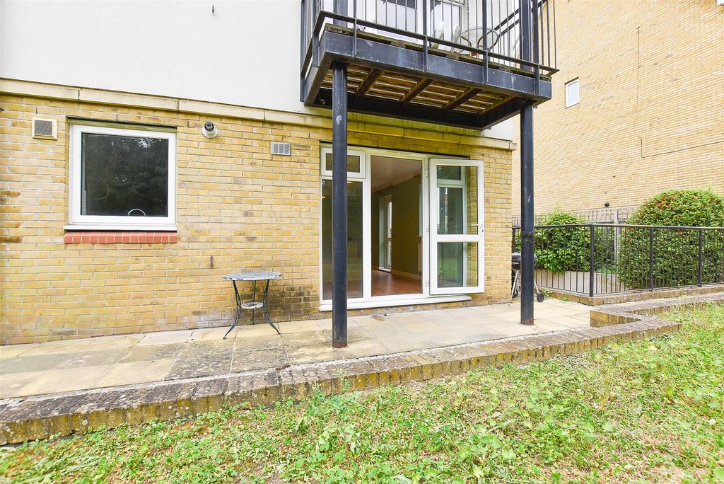 Additional image 6 of 2 bed flat for saleThe Gables, Friars View, Aylesford ME20