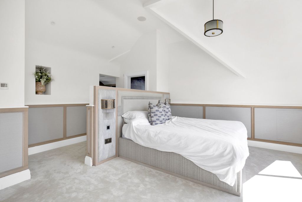 Additional image 16 of 5 bed detached house for saleWoodmansterne Lane, Banstead SM7