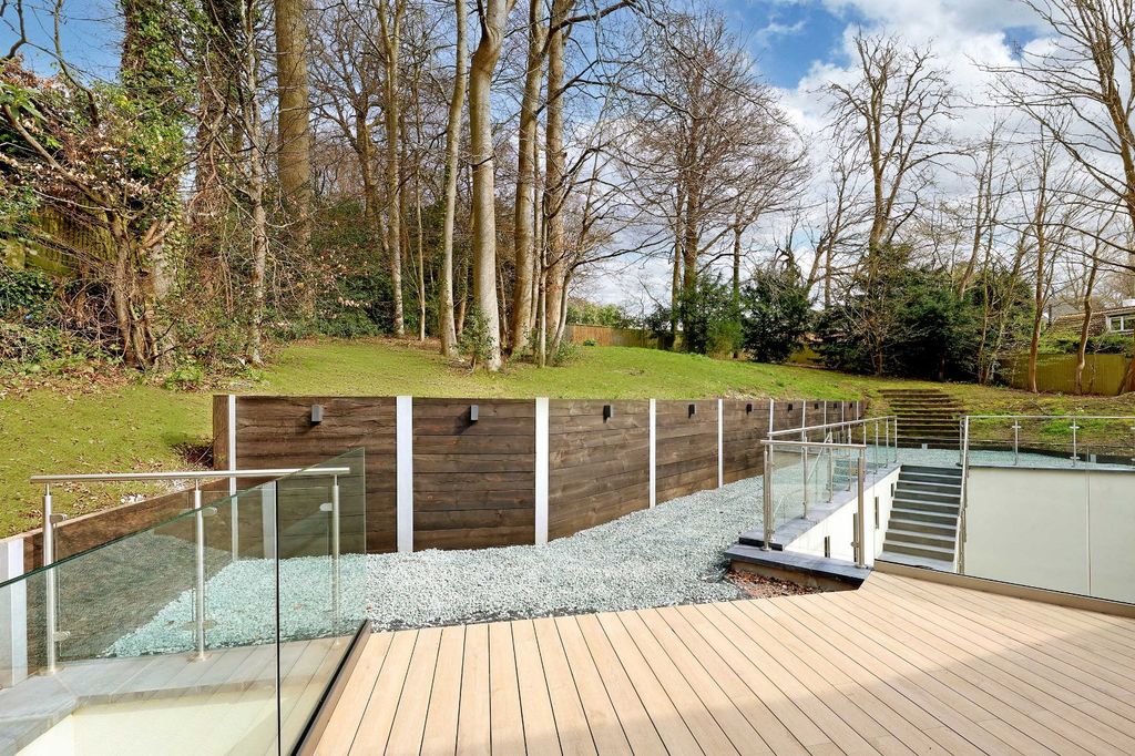 Additional image 5 of 6 bed detached house for saleStation Road, Amersham, Buckinghamshire HP7