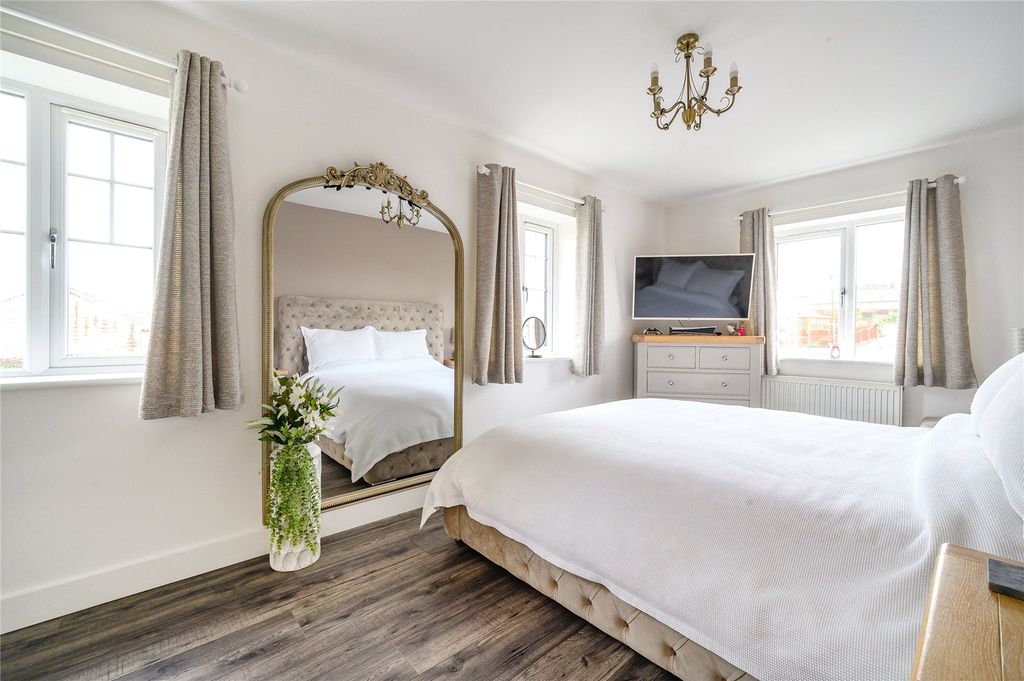 Additional image 9 of 3 bed semi-detached house for saleOakwell Croft, Batley, West Yorkshire WF17