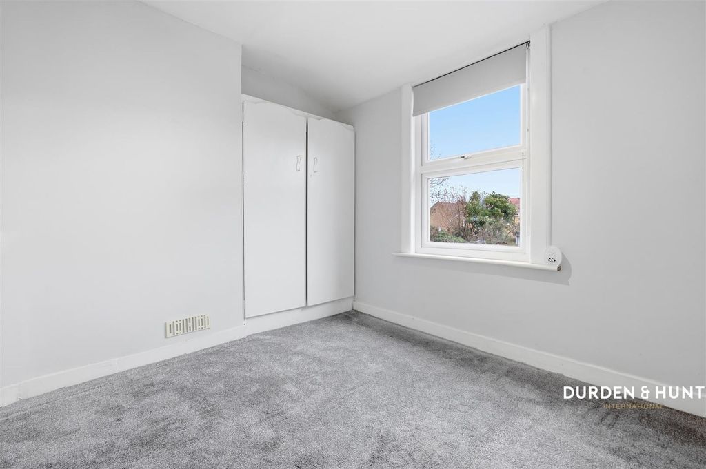 Additional image 9 of 2 bed flat for saleStanley Road, Hornchurch RM12