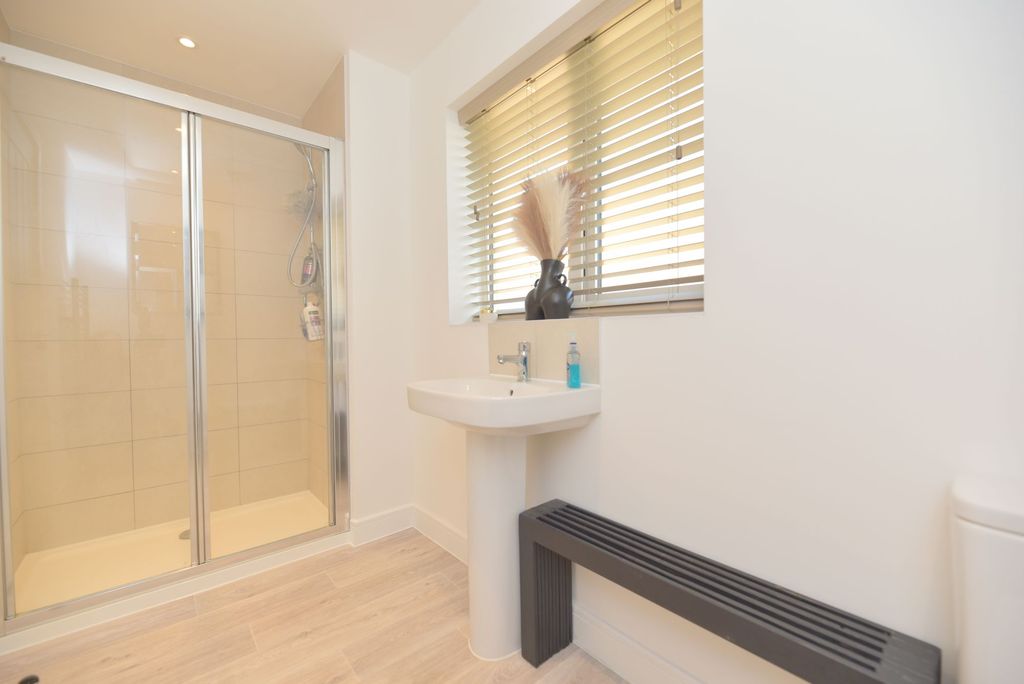 Additional image 13 of 5 bed detached house for saleBellflower Gardens, Biggleswade SG18