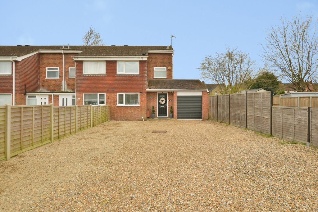 3 bed end terrace house for saleSwallowfield, Ashford, 0 TN24