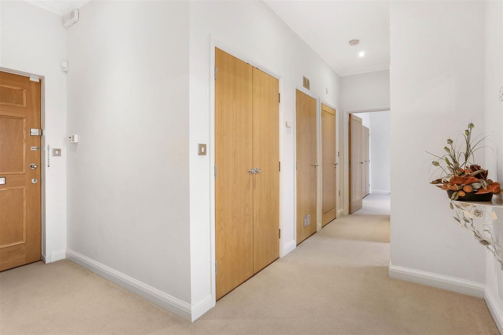 Additional image 6 of 2 bed flat for saleThe Tracery, Banstead SM7