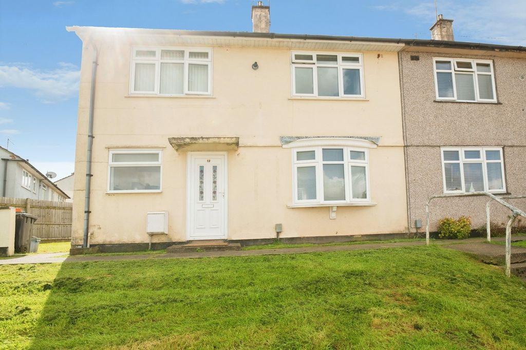 3 bed semi-detached house for salePillmawr Circle, Newport NP20