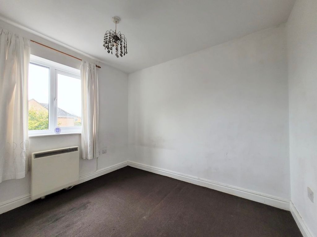 Additional image 5 of 2 bed flat for saleHollybush Road, Carterton OX18