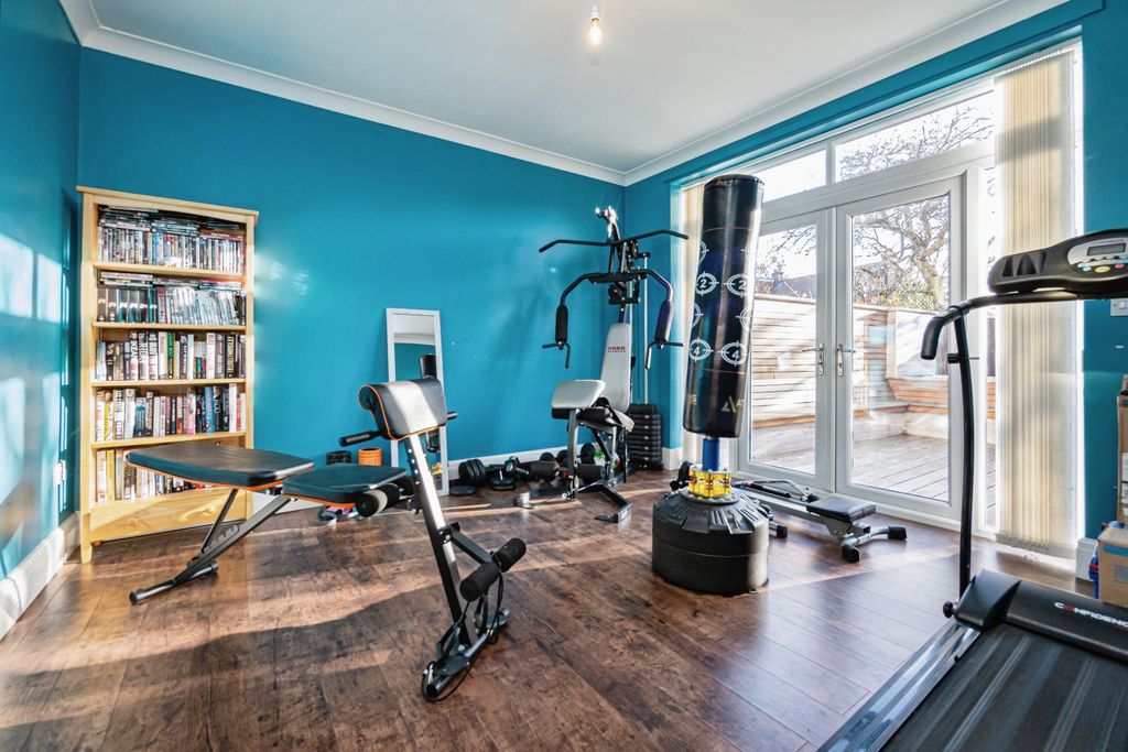 Additional image 4 of 7 bed semi-detached house for saleHull Bridge Road, Beverley HU17