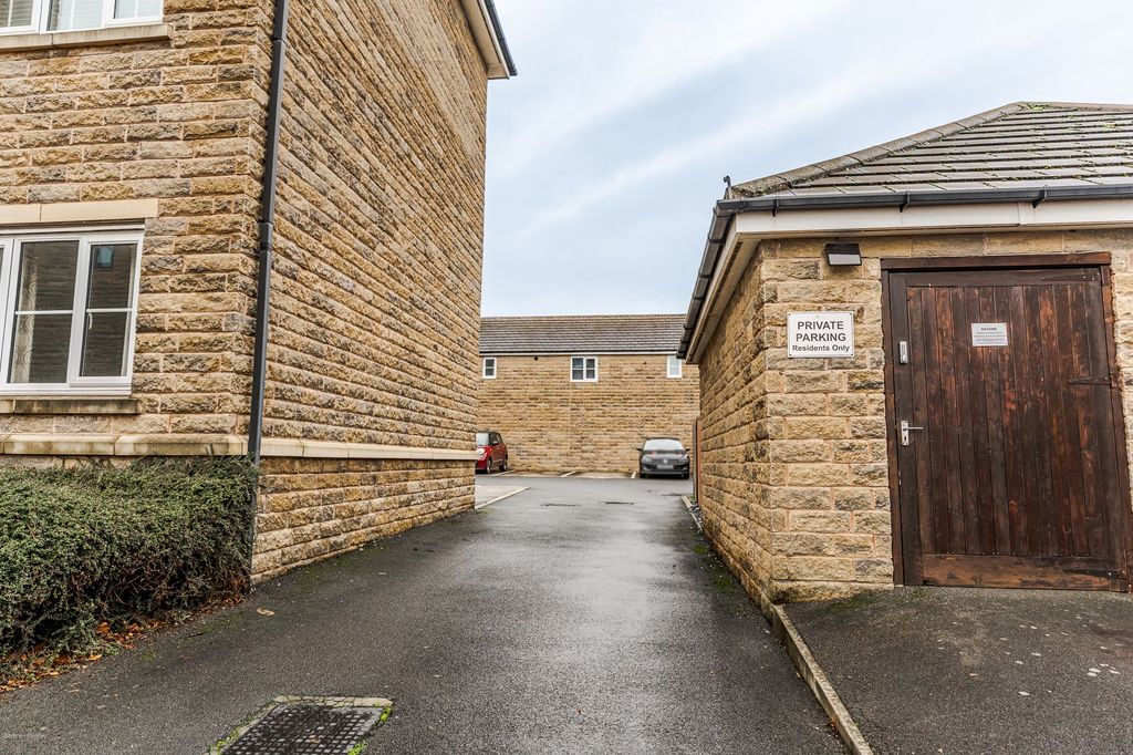 Additional image 11 of 2 bed flat for saleHighfield Chase, Dewsbury WF13