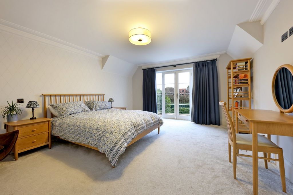 Additional image 15 of 6 bed detached house for saleGregories Farm Lane, Beaconsfield, Buckinghamshire HP9