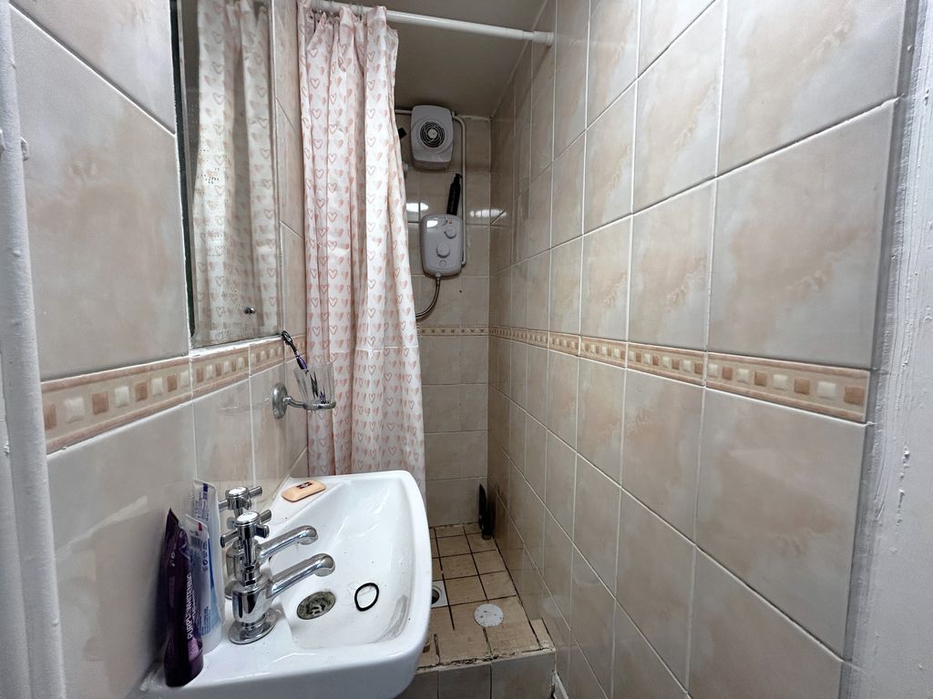 Additional image 7 of 2 bed flat for saleThe Hollow, Castle Donington DE74