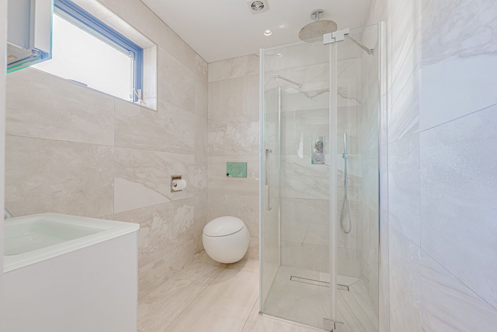 Additional image 36 of 5 bed detached house for saleHomestead Gardens, Hadleigh SS7