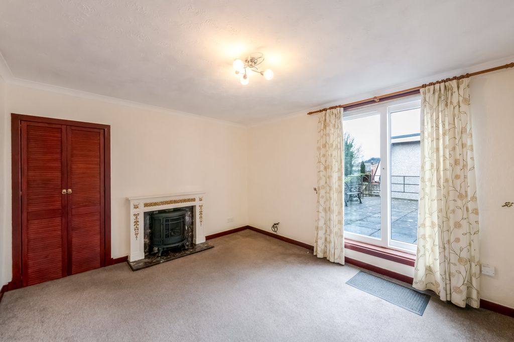 1 bed flat for saleKing Street, Crieff PH7 photo 2