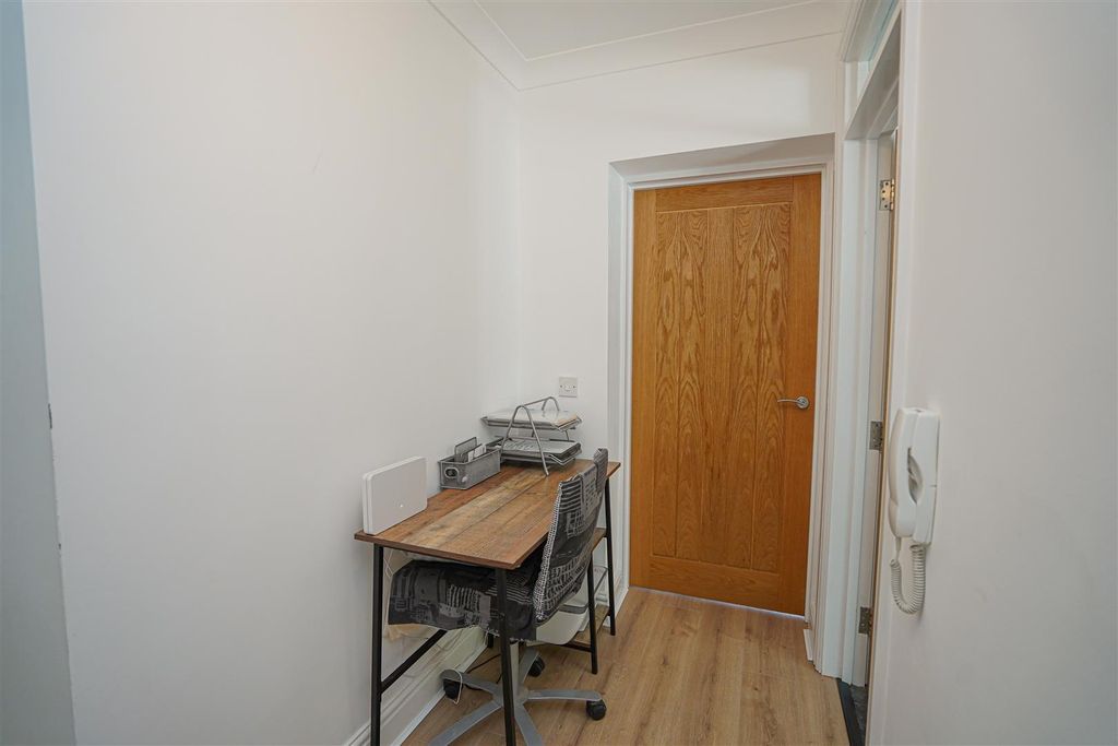 Additional image 13 of 2 bed flat for saleFord House, Rowe Close, Bideford EX39