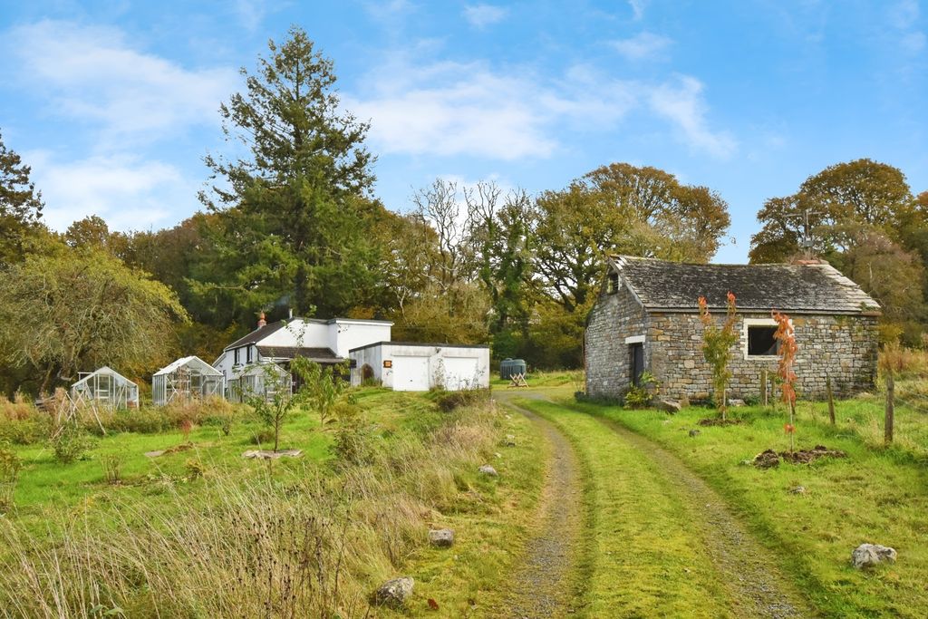 4 bed cottage for saleMaesquarre Road, Betws, Ammanford, Carmarthenshire SA18