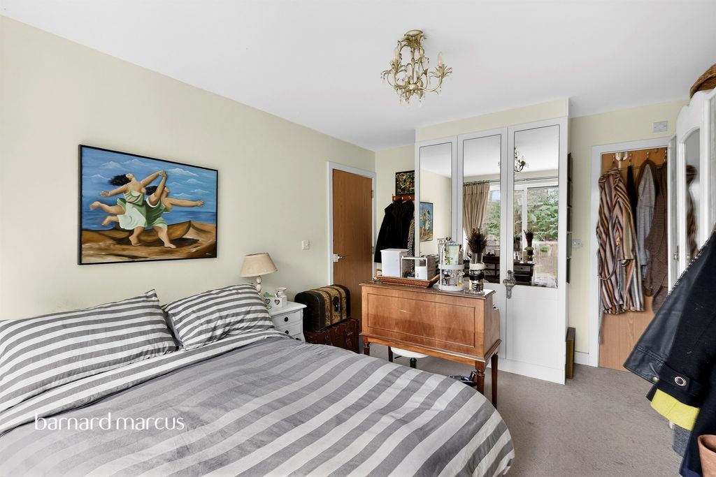 Additional image 17 of 2 bed flat for saleHill View, Dorking RH4