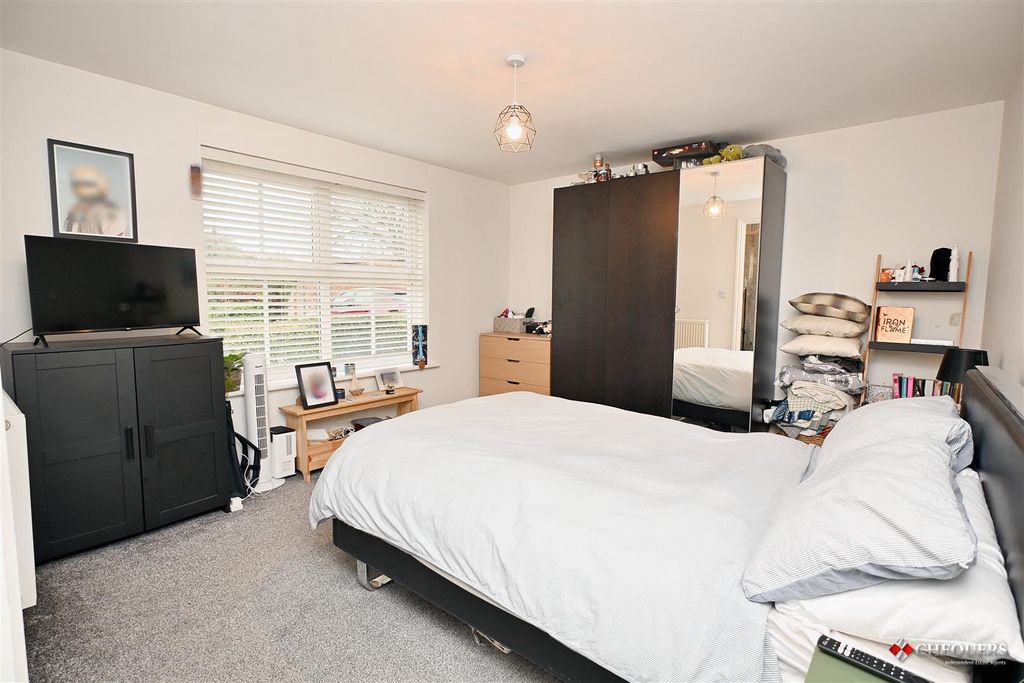 Additional image 7 of 2 bed flat for saleSherbourne Road, Basingstoke RG21