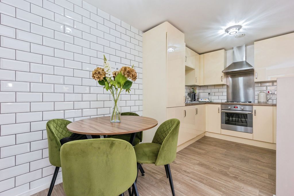 Additional image 4 of 2 bed flat for saleBramble Court, Stalybridge SK15