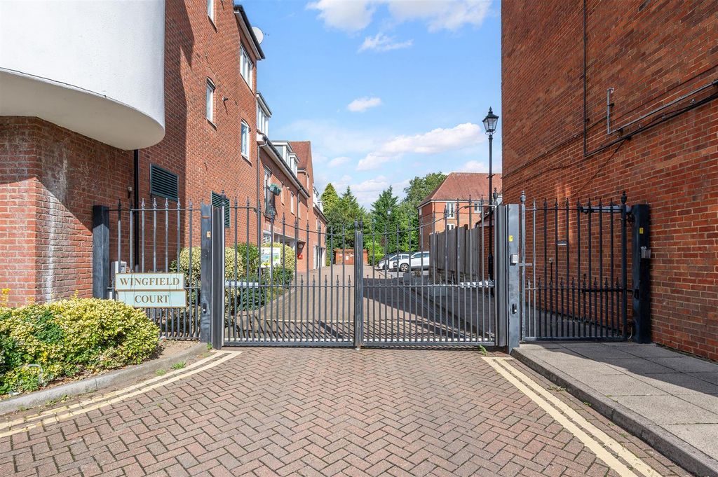 Additional image 21 of 2 bed flat for saleWingfield Court, Banstead SM7