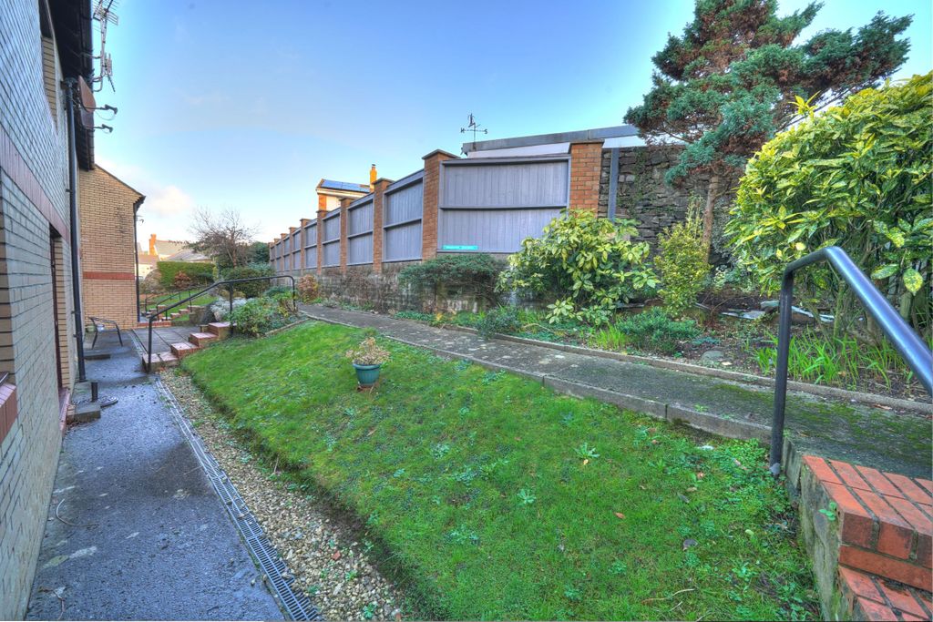 Additional image 13 of 2 bed flat for saleNewport, Barnstaple EX32