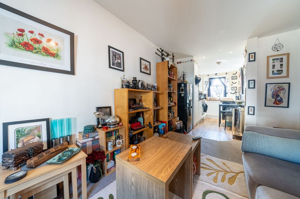 Additional image 3 of 1 bed flat for saleFlat 1 27-29 Market Place, Kendal LA9